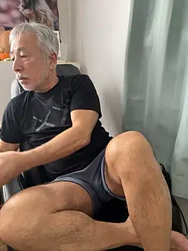 gholly2007 online show from 10/25/25, 02:33