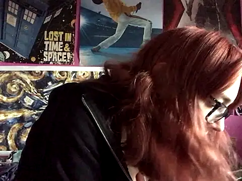 Snapshot of ivysplayhouse chatting on 10/18/25, 11:23 ivysplayhouse online show from 10/18/25, 11:23