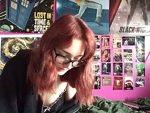 Snapshot of ivysplayhouse chatting on 10/12/25, 01:23 ivysplayhouse online show from 10/12/25, 01:23