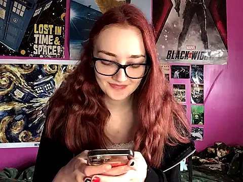 Snapshot of ivysplayhouse chatting on 10/04/25, 11:01 ivysplayhouse online show from 10/04/25, 11:01