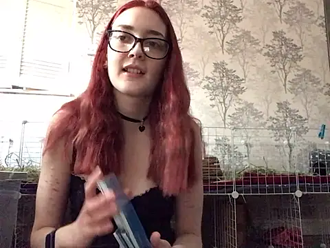 Snapshot of ivysplayhouse chatting on 09/16/25, 11:33 ivysplayhouse online show from 09/16/25, 11:33