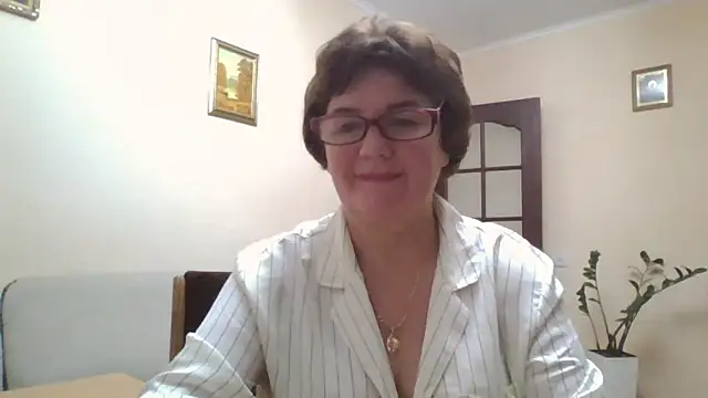 Snapshot of Galina56301 chatting on 10/09/25, 03:45 Galina56301 online show from 10/09/25, 03:45