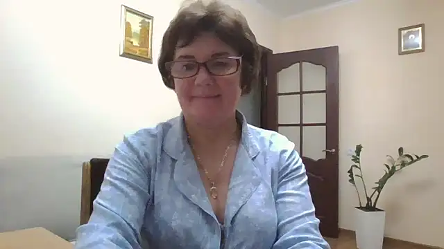 Snapshot of Galina56301 chatting on 10/10/25, 04:19 Galina56301 online show from 10/10/25, 04:19