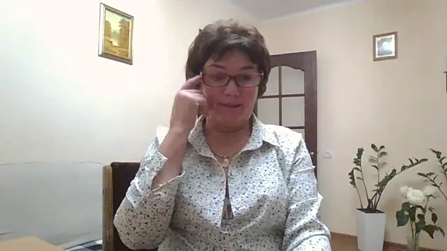 Snapshot of Galina56301 chatting on 10/07/25, 04:52 Galina56301 online show from 10/07/25, 04:52