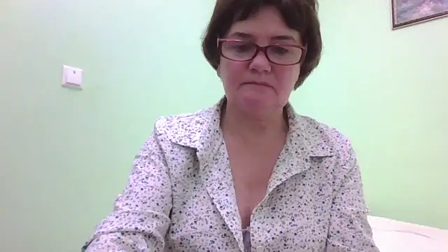 Snapshot of Galina56301 chatting on 10/17/25, 04:09 Galina56301 online show from 10/17/25, 04:09