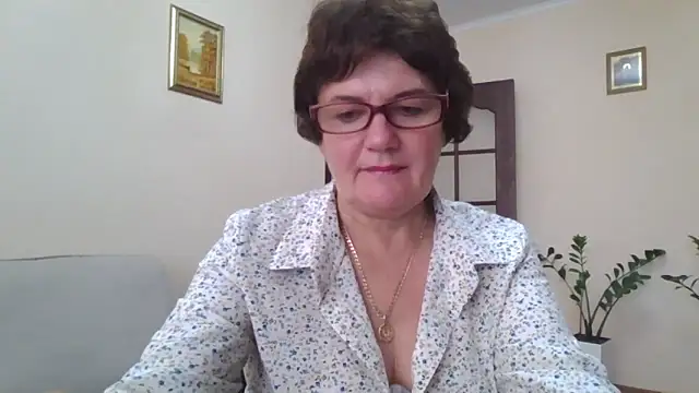 Snapshot of Galina56301 chatting on 09/21/25, 12:54 Galina56301 online show from 09/21/25, 12:54