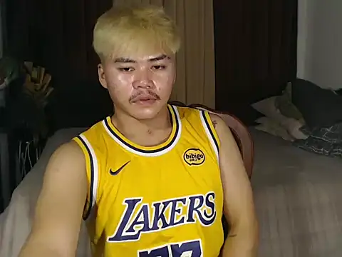 hot emman online show from 04/13/26, 12:42