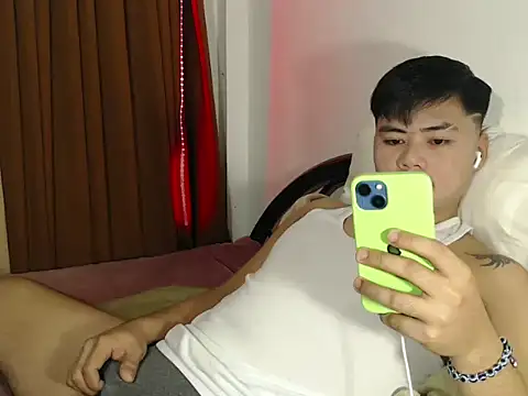 hot emman online show from 03/15/26, 07:04