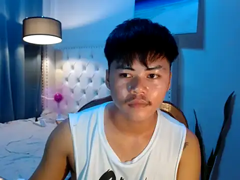 hot emman online show from 04/02/26, 12:12