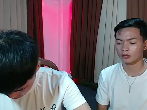 hot emman online show from 02/19/26, 01:57