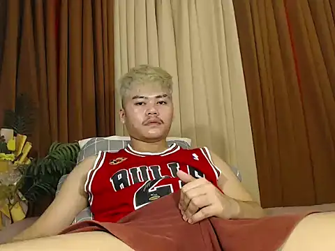 hot emman online show from 04/18/26, 09:11