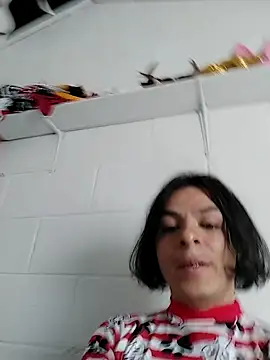 Snapshot of oxxy_jean chatting on 05/15/26, 02:26 oxxy jean online show from 05/15/26, 02:26