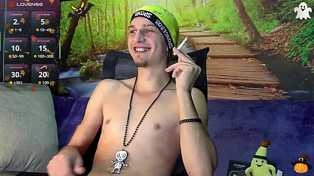 Snapshot of AxelMassimo chatting on 10/30/25, 04:00 AxelMassimo online show from 10/30/25, 04:00