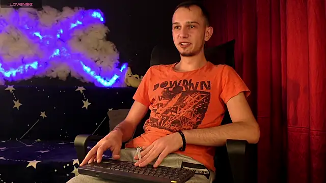 Snapshot of AxelMassimo chatting on 12/01/25, 03:51 AxelMassimo online show from 12/01/25, 03:51