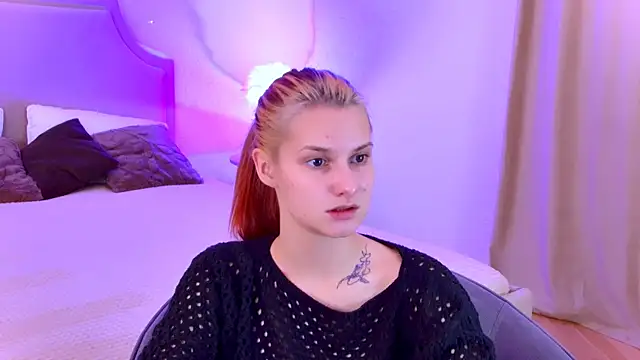 Snapshot of NightOpal chatting on 11/04/25, 02:32 NightOpal online show from 11/04/25, 02:32