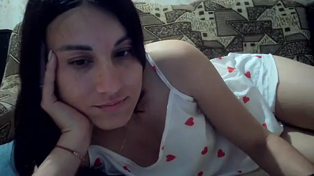 Snapshot of kiss_lovely_ chatting on 05/19/26, 08:49 kiss lovely online show from 05/19/26, 08:49