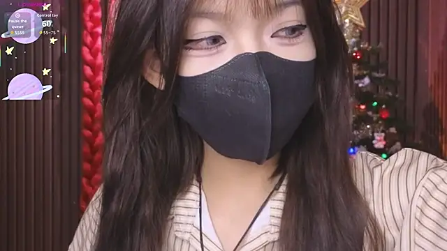      Panda      online show from 12/17/25, 03:17