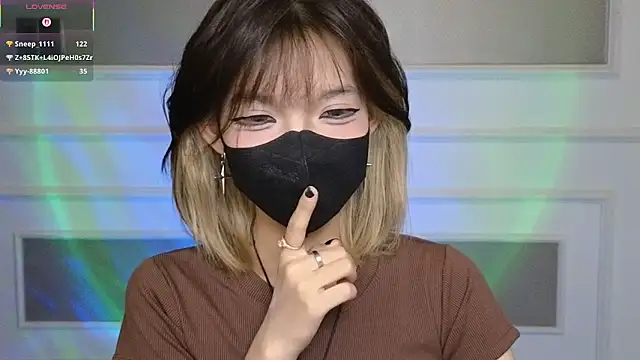      Panda      online show from 04/11/26, 06:44