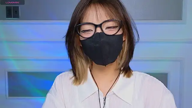      Panda      online show from 04/05/26, 05:41