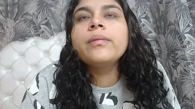 RylieRoss online show from 11/30/25, 09:54