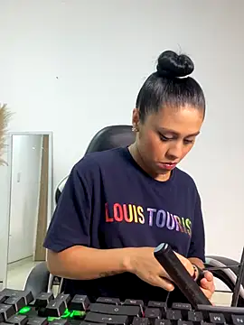 LuluMonroe Eup online show from 11/05/25, 03:31