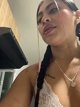 LuluMonroe Eup online show from 11/14/25, 02:59