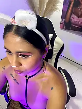 LuluMonroe Eup online show from 10/19/25, 03:42