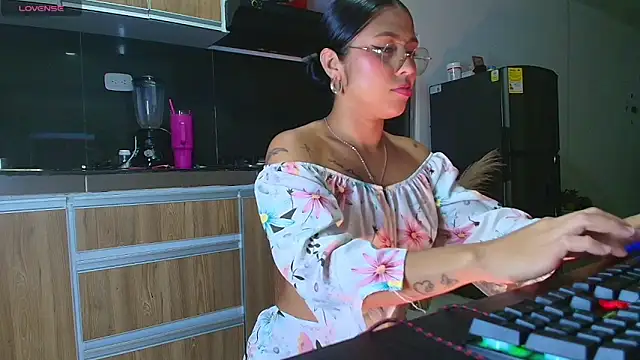 LuluMonroe Eup online show from 05/26/26, 02:20