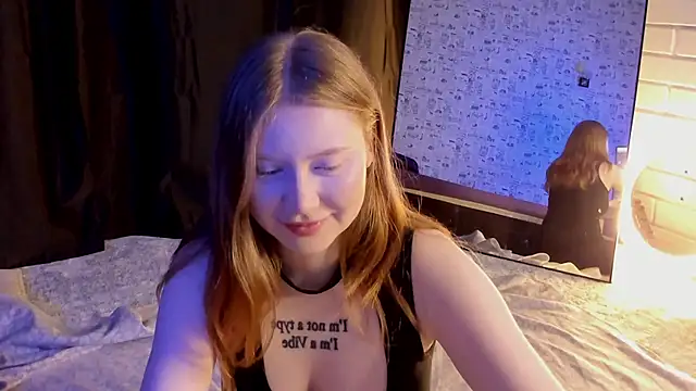 Lillie Berry online show from 10/08/25, 04:36