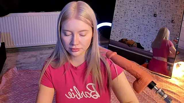 Lillie Berry online show from 01/13/26, 04:49