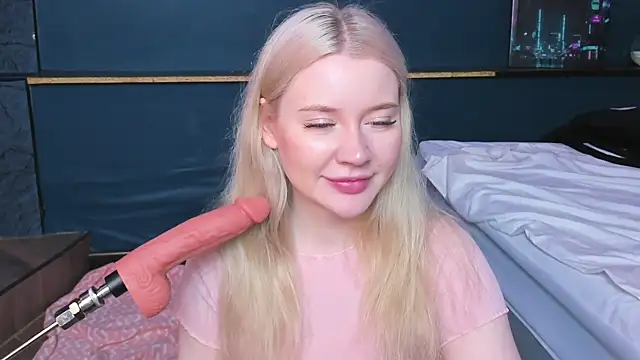 Lillie Berry online show from 04/08/26, 04:25