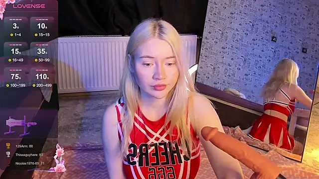 Lillie Berry online show from 02/15/26, 04:57