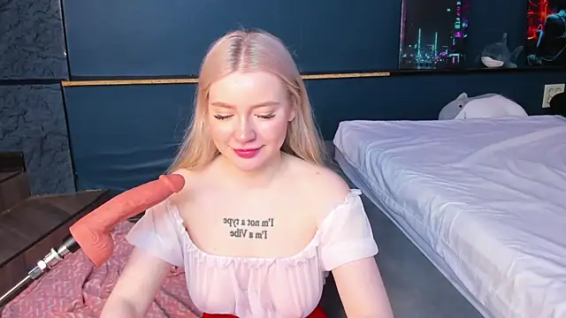 Lillie Berry online show from 04/18/26, 04:48