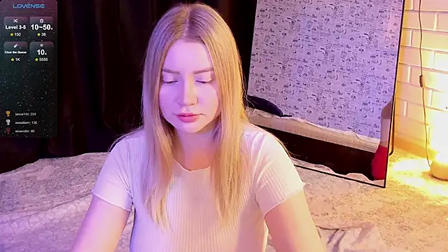 Lillie Berry online show from 11/11/25, 04:40