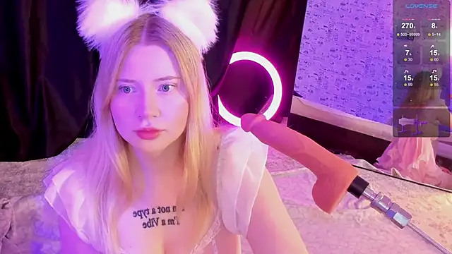 Lillie Berry online show from 11/26/25, 04:23