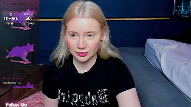 Lillie Berry online show from 03/19/26, 04:23