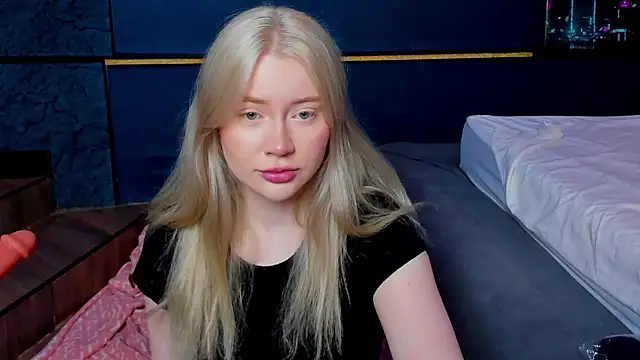 Lillie Berry online show from 03/17/26, 04:48