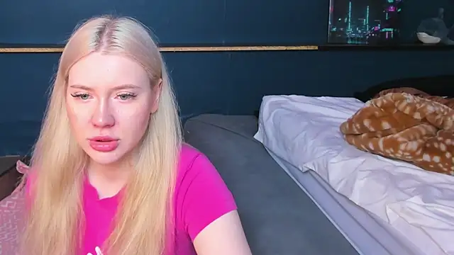 Lillie Berry online show from 04/10/26, 04:30