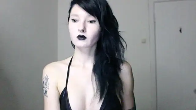 midnightsiren777 online show from 11/14/25, 09:29