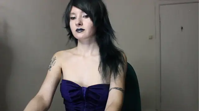 midnightsiren777 online show from 11/07/25, 09:52