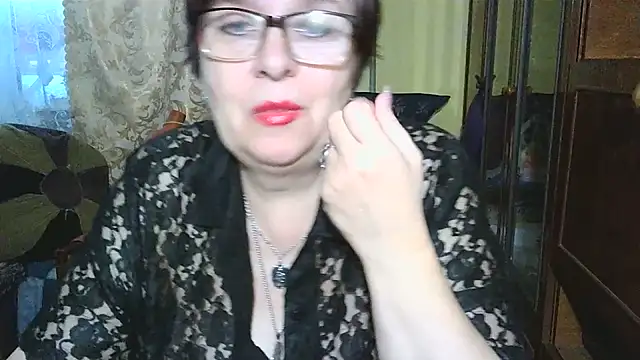 VeronicaGold511 online show from 12/23/25, 08:46