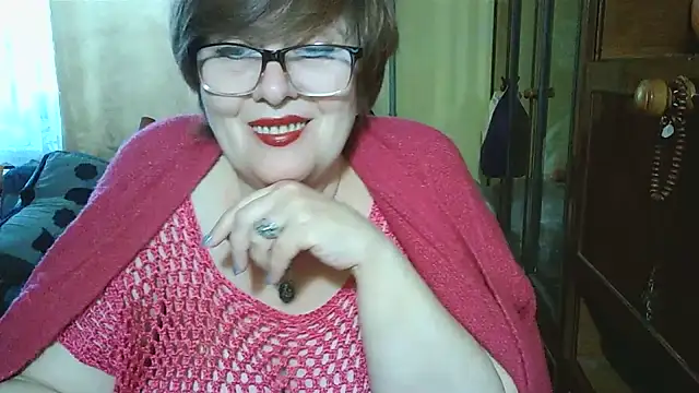 Snapshot of VeronicaGold511 chatting on 10/16/25, 07:49 VeronicaGold511 online show from 10/16/25, 07:49