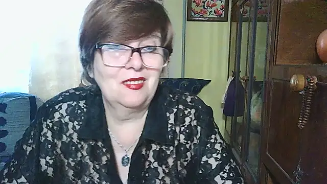 Snapshot of VeronicaGold511 chatting on 10/06/25, 07:09 VeronicaGold511 online show from 10/06/25, 07:09