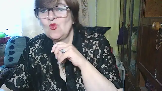 Snapshot of VeronicaGold511 chatting on 10/05/25, 07:21 VeronicaGold511 online show from 10/05/25, 07:21