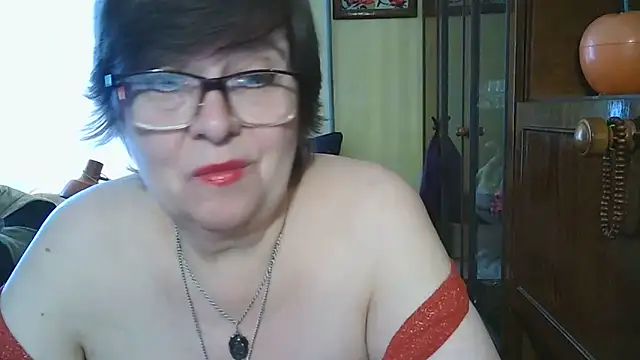 Snapshot of VeronicaGold511 chatting on 06/14/26, 06:25 VeronicaGold511 online show from 06/14/26, 06:25