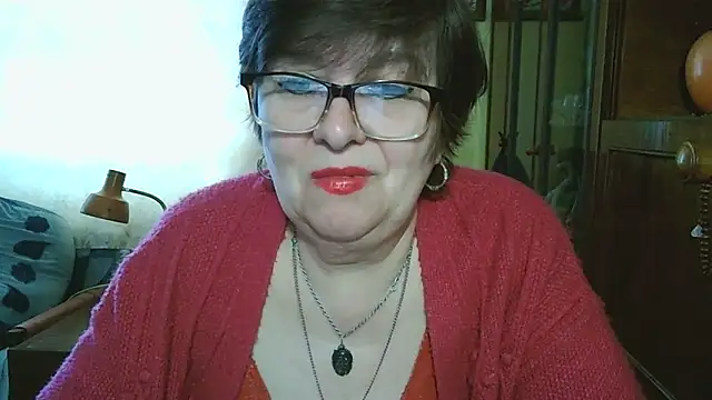 VeronicaGold511 online show from 05/15/26, 06:33