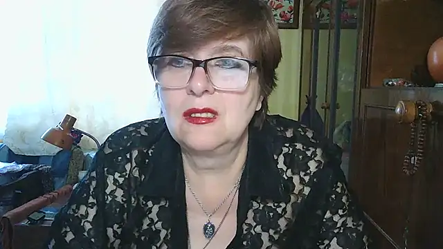 Snapshot of VeronicaGold511 chatting on 09/09/25, 06:56 VeronicaGold511 online show from 09/09/25, 06:56