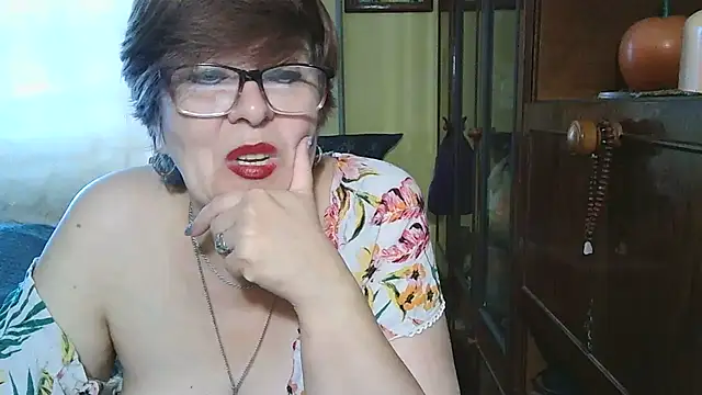 Snapshot of VeronicaGold511 chatting on 09/25/25, 06:41 VeronicaGold511 online show from 09/25/25, 06:41