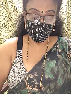 sweet-lotus online show from 10/18/25, 07:05