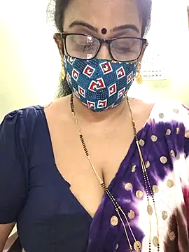 sweet-lotus online show from 11/22/25, 05:28